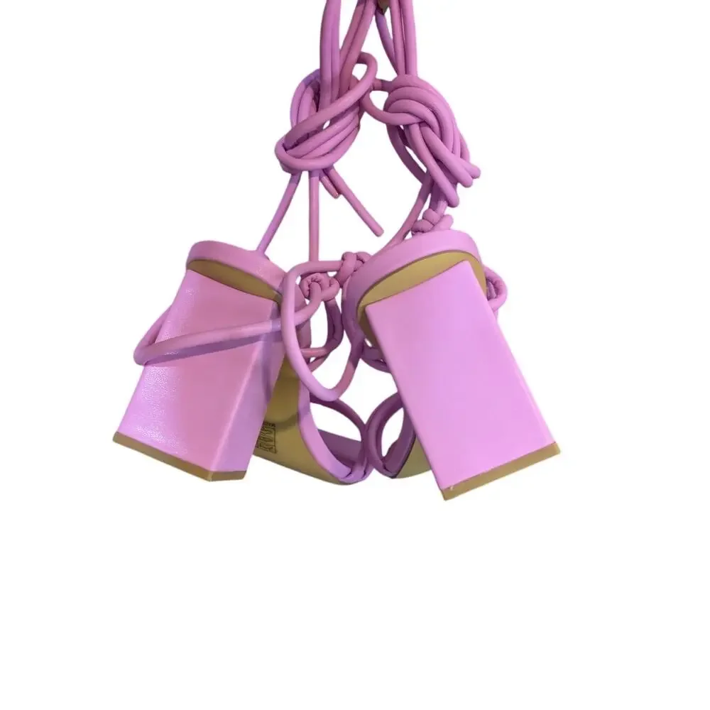 NWT Pretty Little Thing Pink Square Toe Strappy  Block Heeled Sandals Size 6